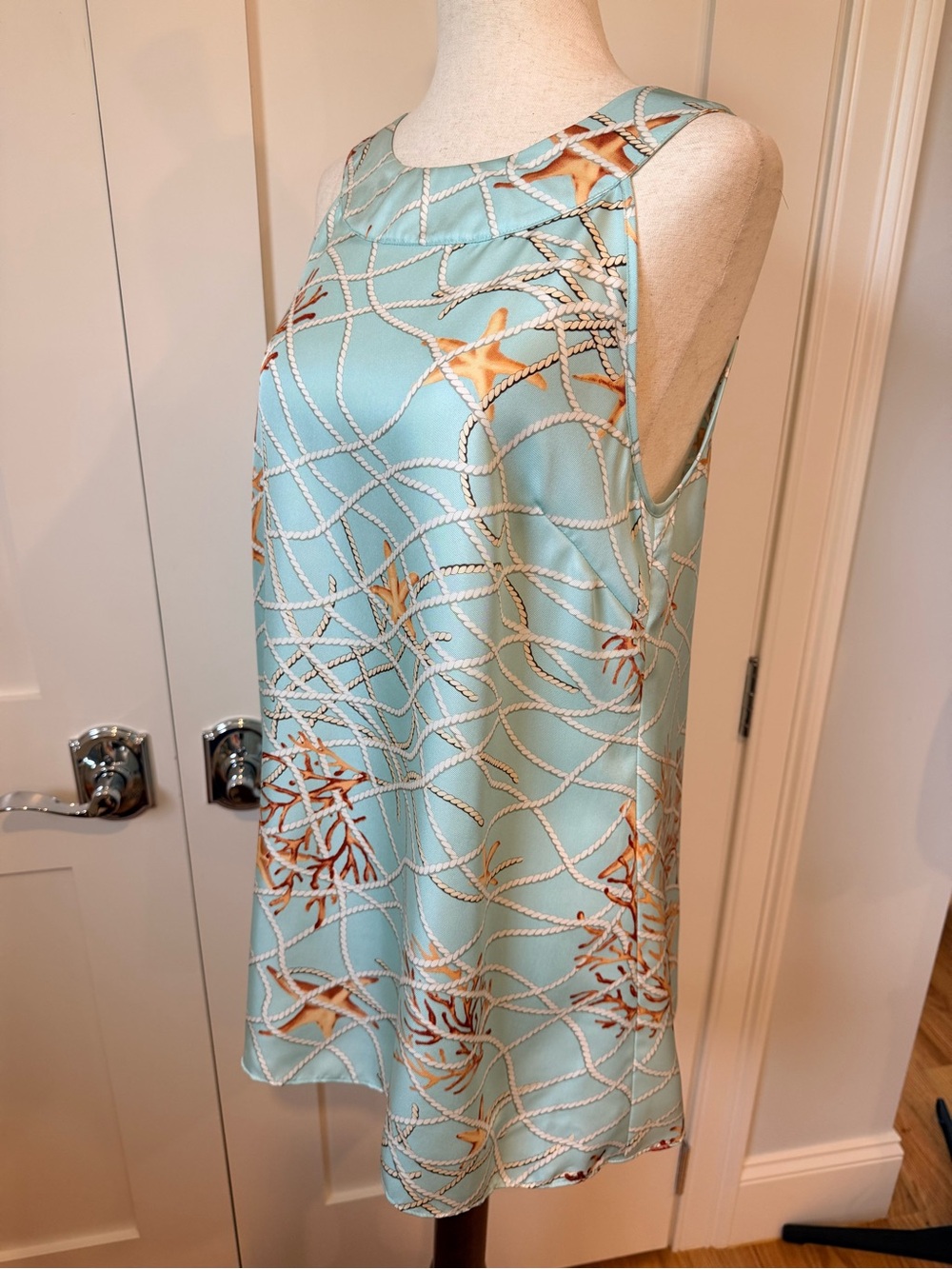 J McLaughlin Silk Sleeveless Sea Rope Print Flowy Top in Light Blue - Picture 9 of 12